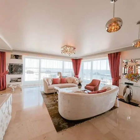 Apartment Tudors Lakeview *