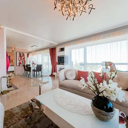 Apartment Tudors Lakeview Mamaia